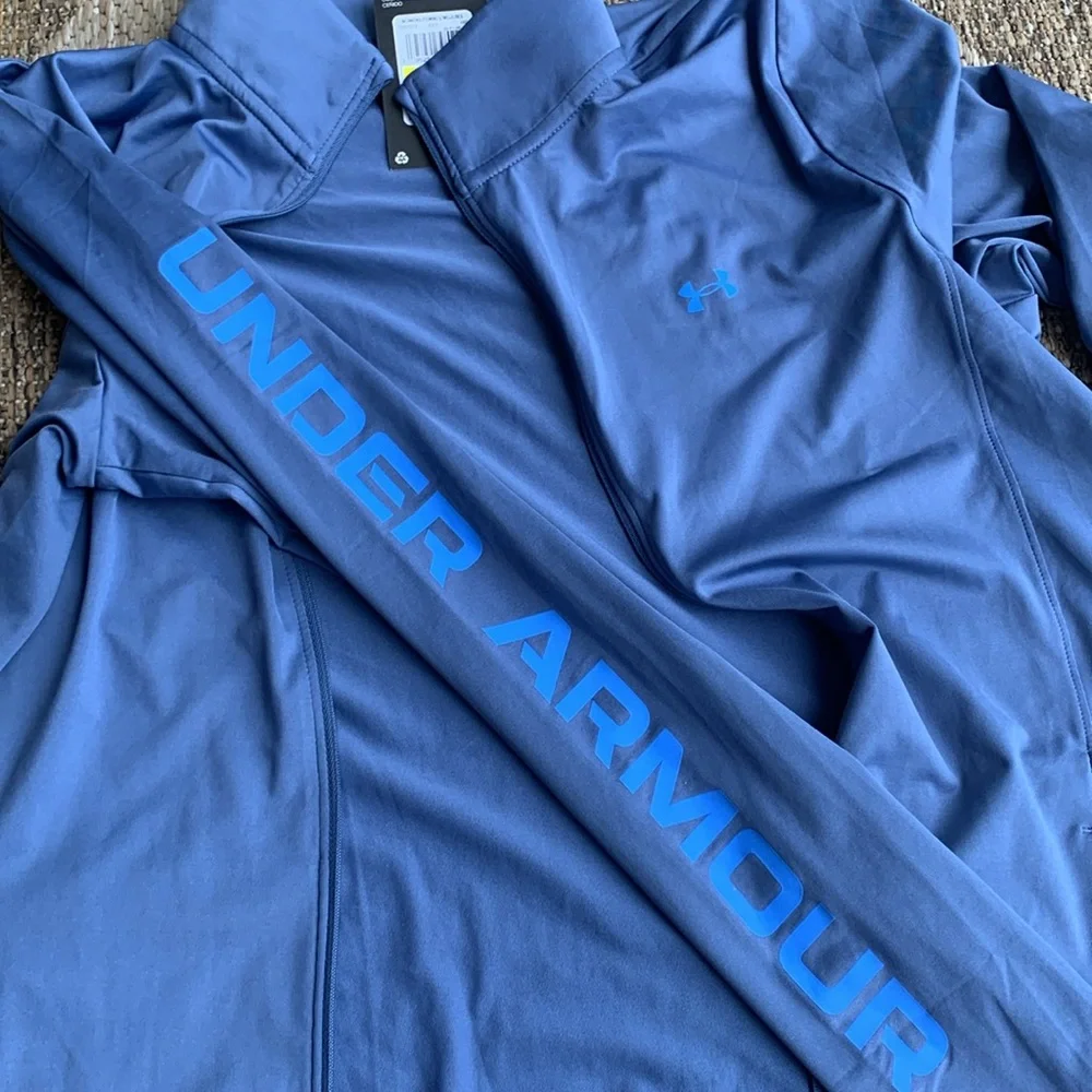 UNDER ARMOUR LONG SLEEVE ATHLETIC JACKET size M